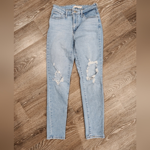Levi's Denim - Levi's Women's Light Blue Ripped Skinny Jeans Size 26